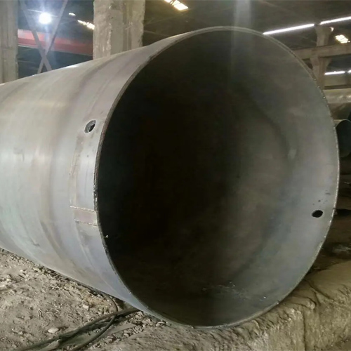 选择东方钢护筒的材质时，主要考虑哪些因素